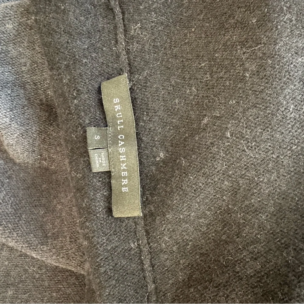 Skull Cashmere Reversible Black and Gray Skull Pattern Cashmere Scarf